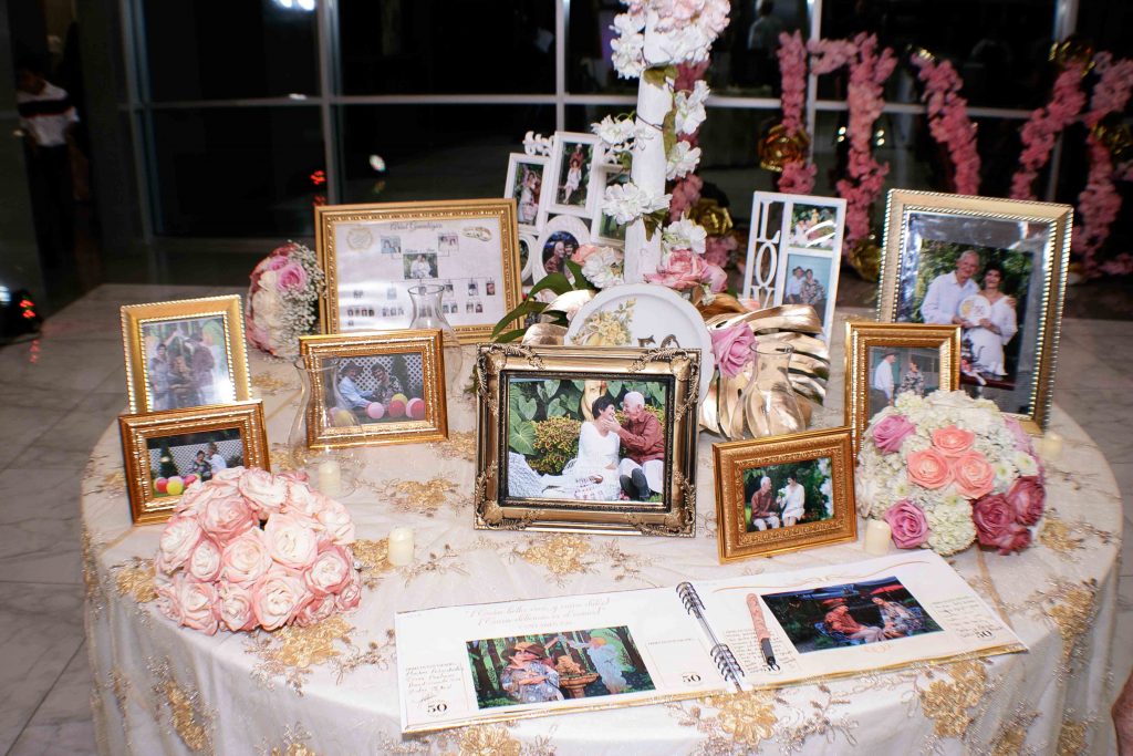 bodas oro Irma López y Juan Antonio Alvarado