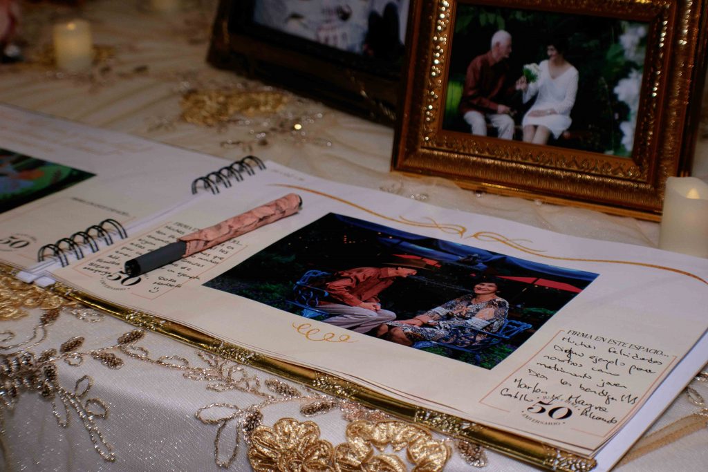 bodas oro Irma López y Juan Antonio Alvarado