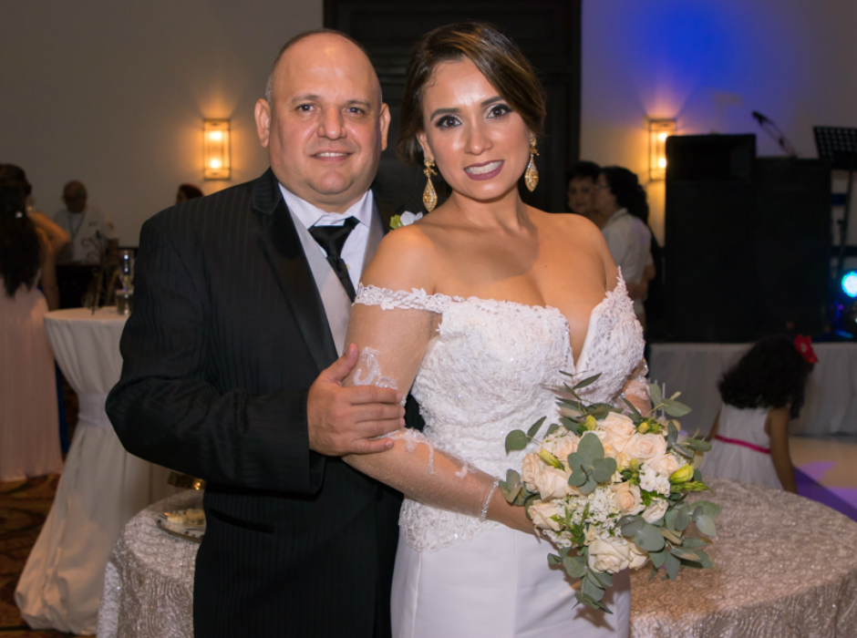 La boda de Mariella Flores y Alejandro Castellanos