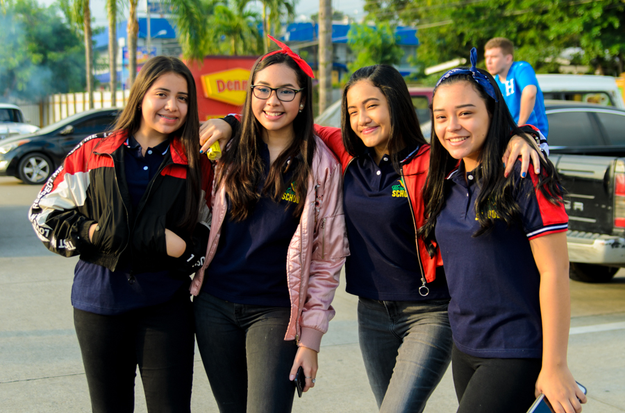 La seniors entrance 2019 Florencia Bilingual School