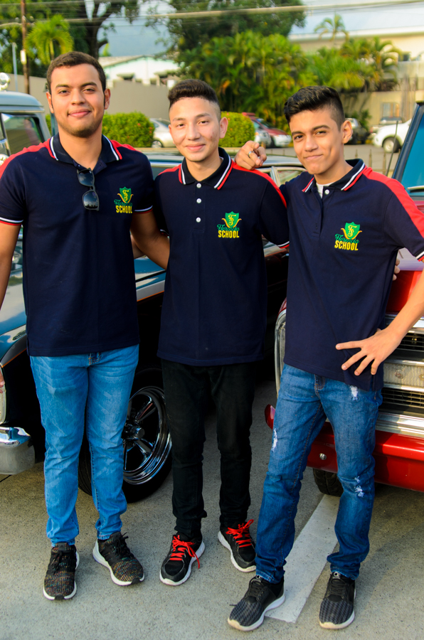 La seniors entrance 2019 Florencia Bilingual School