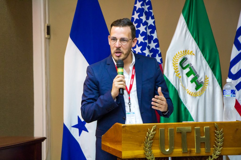 Convenio Uth y Funadeh