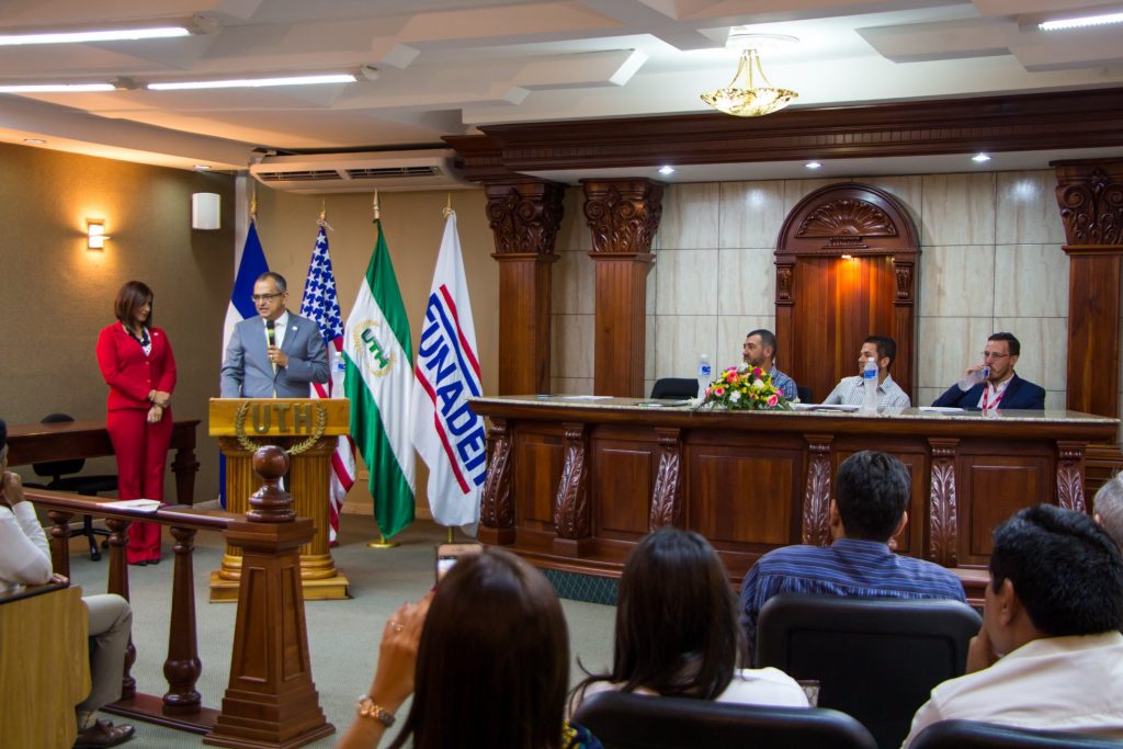 Convenio Uth y Funadeh