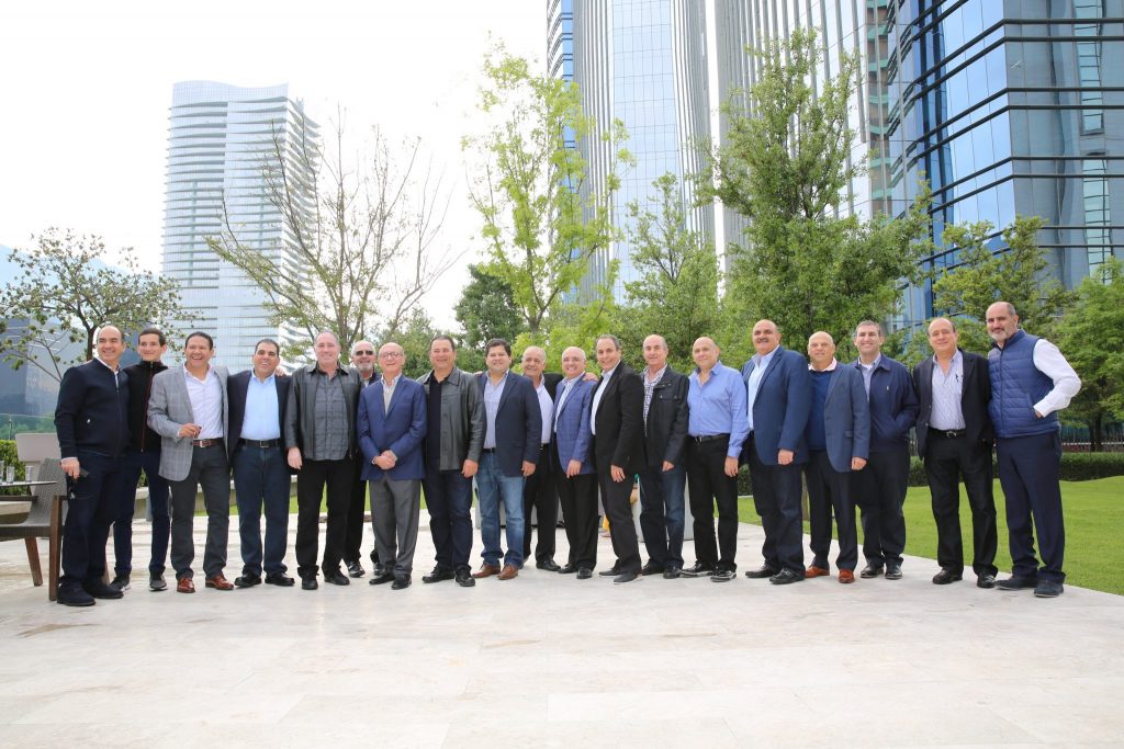 La tarde de despedida por Isabel Valdez y Alejandro Chahín