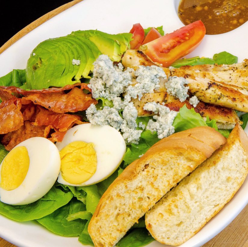 Healthy Salads by Welchez Café