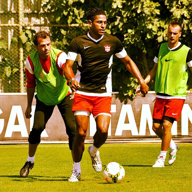 Carlo Costly y sus triunfos