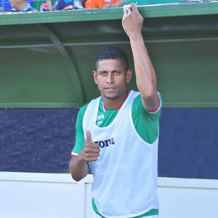 El futbolista Carlo Costly