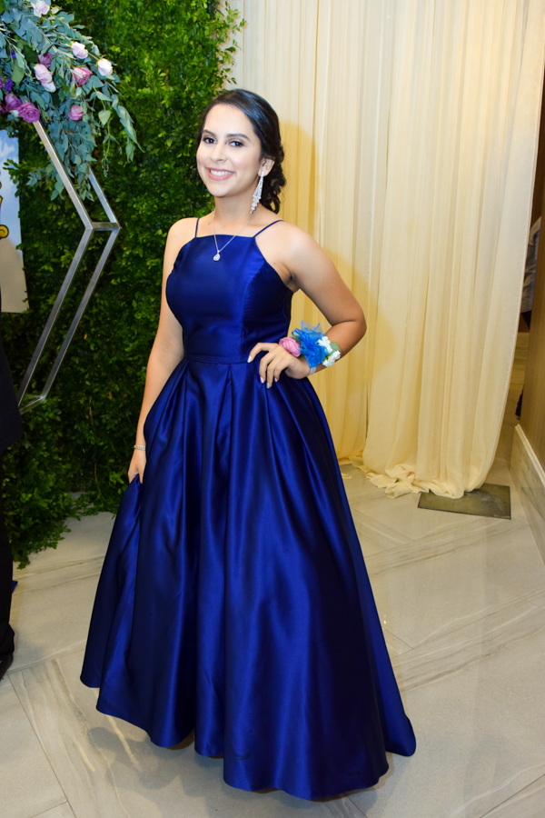 Elegancia Seniors 2019 escuela Happy New Dawn