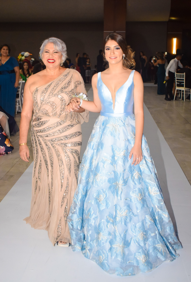 Desfile padres y Seniors 2019 Academia Americana