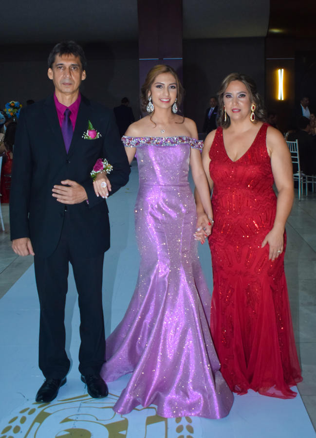Desfile padres y Seniors 2019 Academia Americana