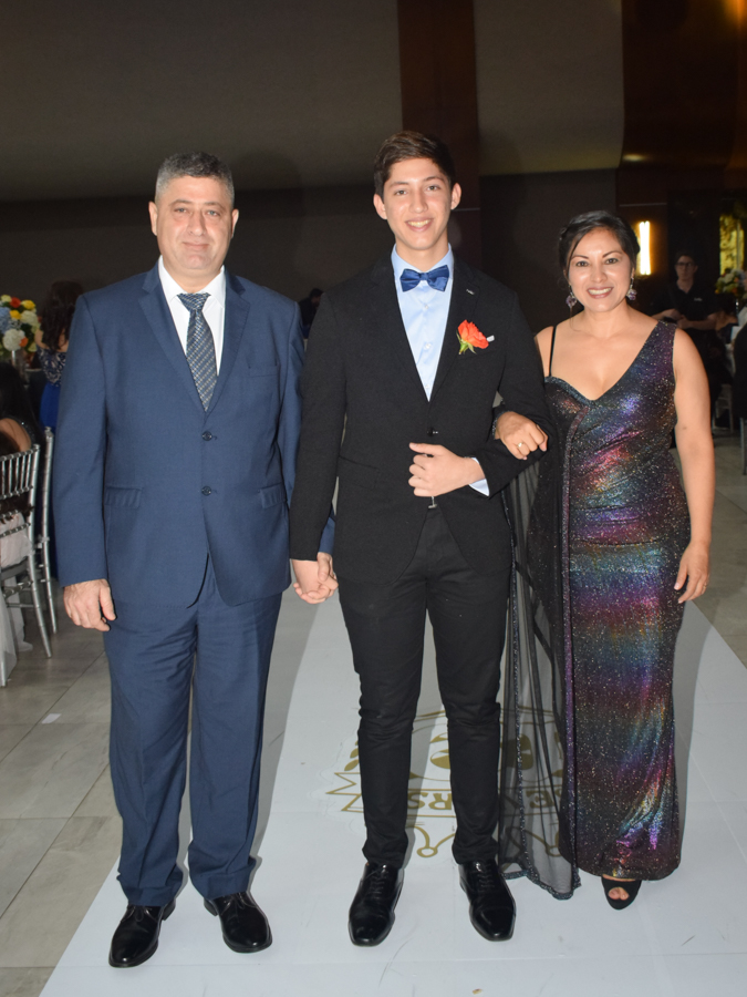 Desfile padres y Seniors 2019 Academia Americana