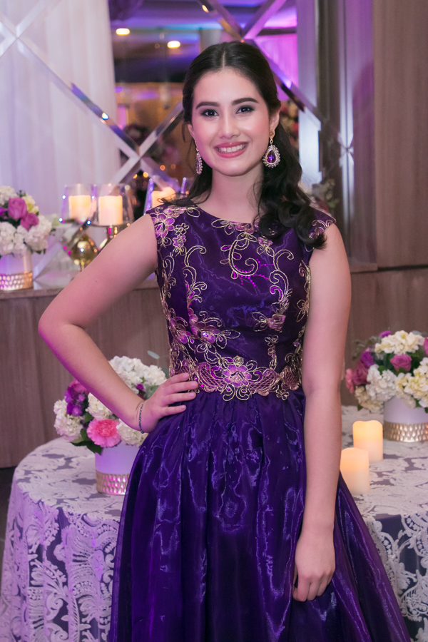 Quince años de Ana Morales