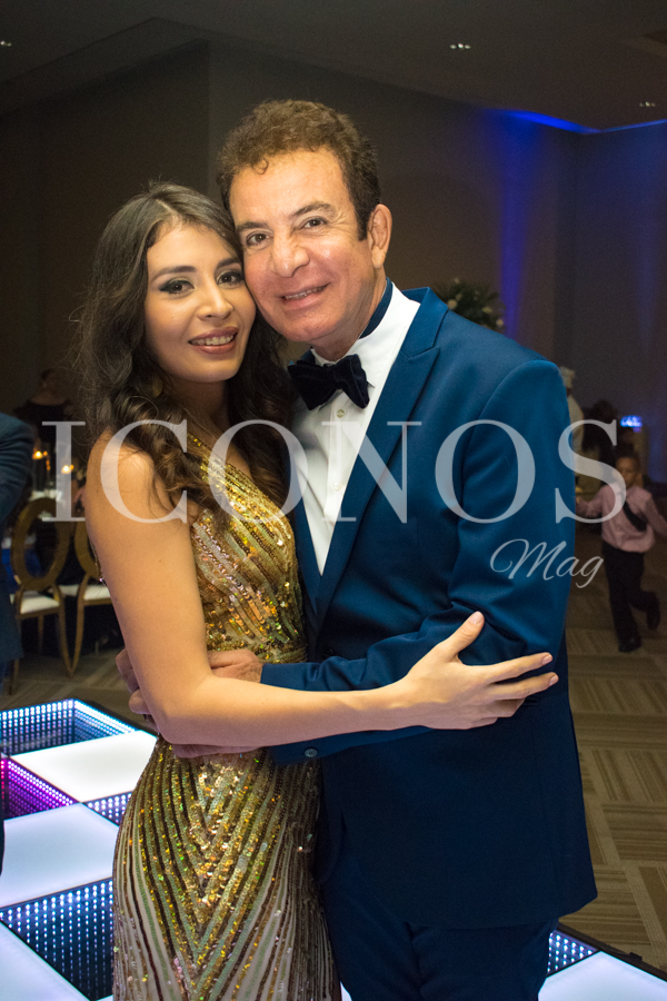 Iroshka Elvir y Salvador Nasralla en la boda de Tita Torres y Carlo Costly