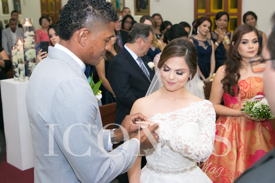 La boda religiosa de Tita Torres y Carlo Costly