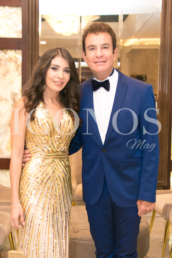 Iroshka Elvir y Salvador Nasralla en la boda de Tita Torres y Carlo Costly