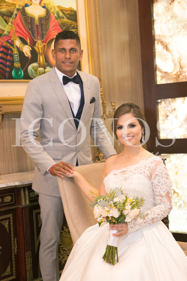 El posado oficial de Tita Torres y Carlo Costly