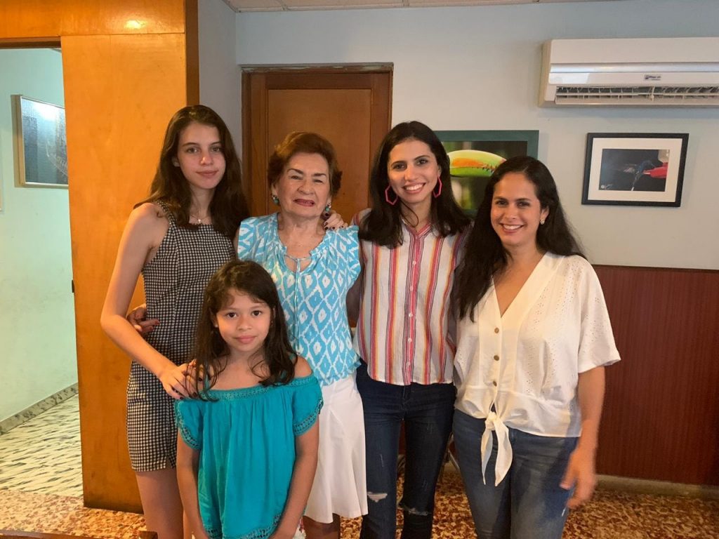 Fallece la dama Ruth Pinel Fasquelle
