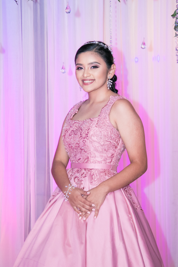 La fiesta de quince años de Mónica Villeda