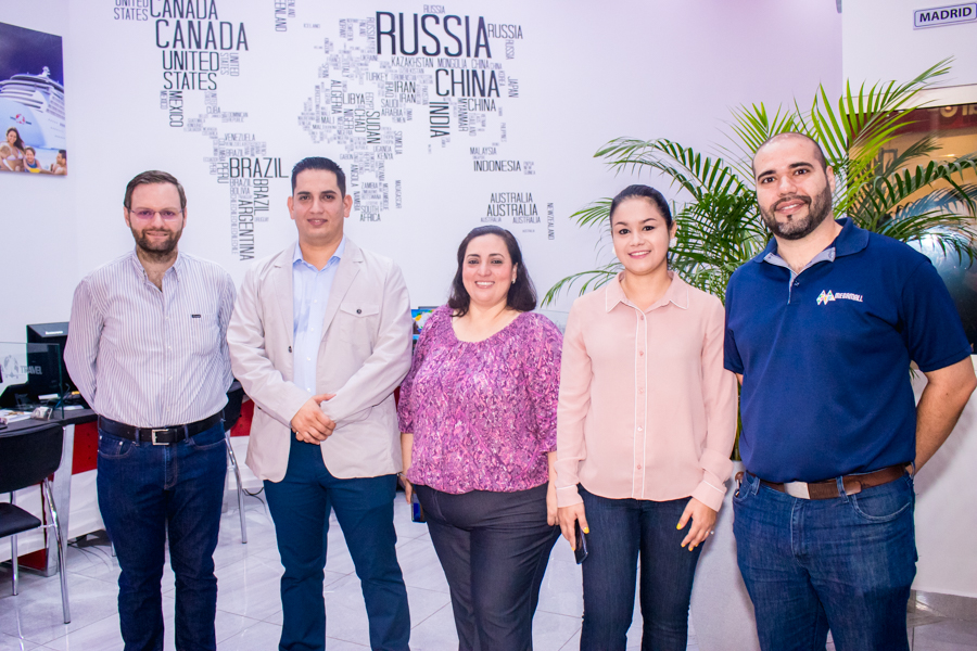 Inauguración Viva Travel Megamall