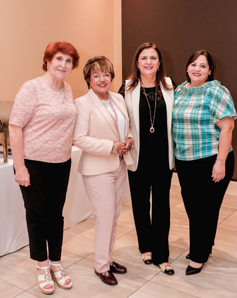 Té de Thanksgiving del Club Internacional de Mujeres