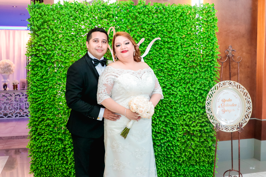 La boda de Karen Burgos y Alejandro Meléndez