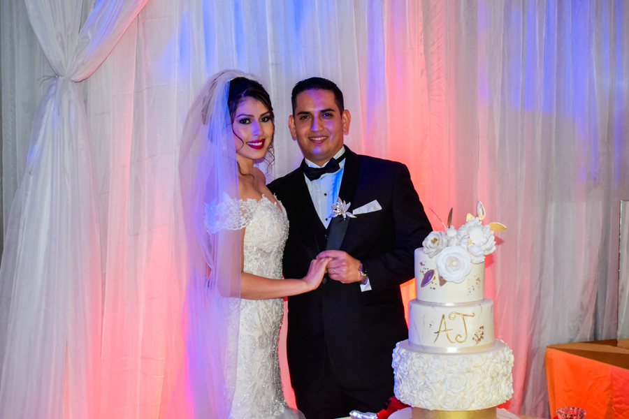 La boda de Allison Rodríguez y José Ramón Tejada