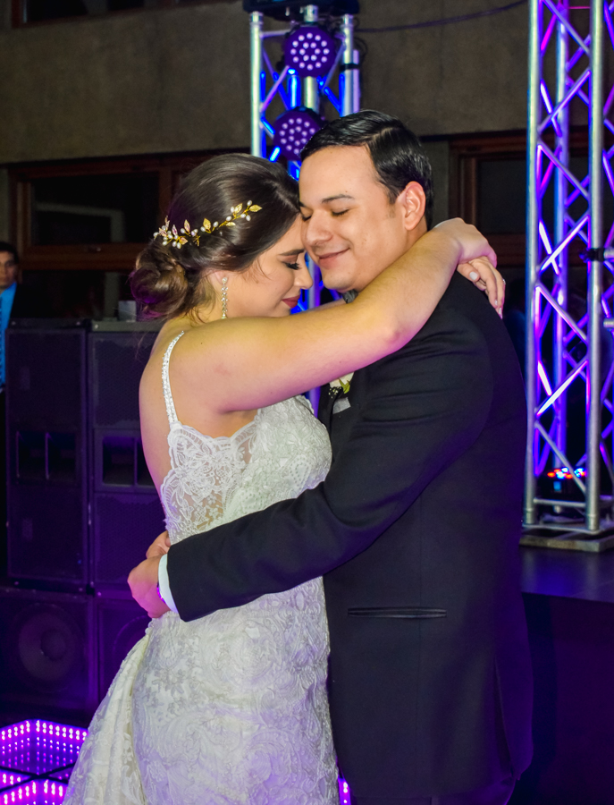 La boda de Enma Gonzalez y Mario Banegas