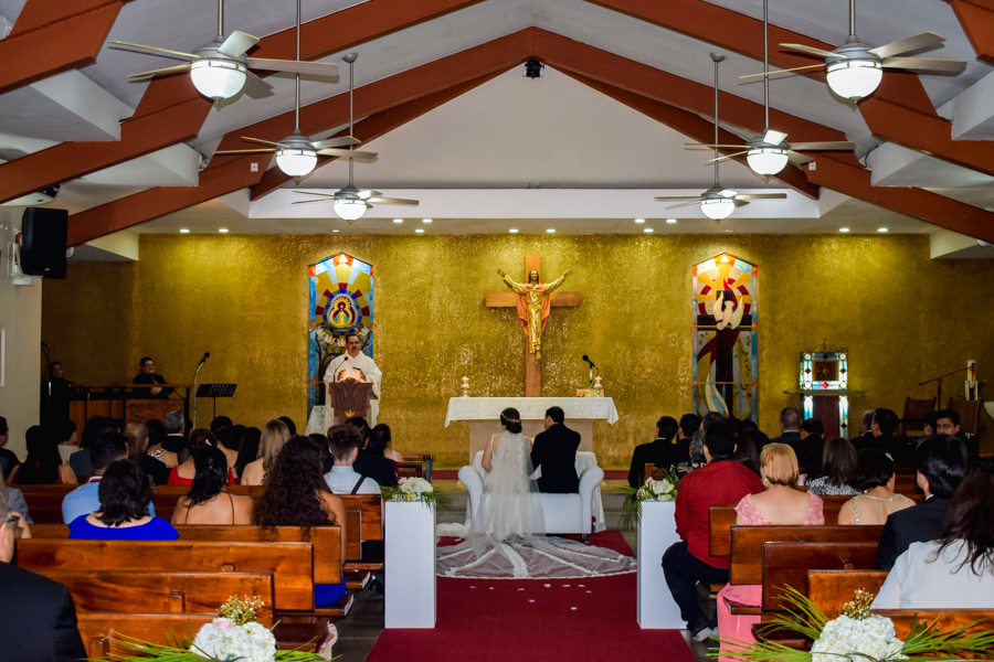 La boda religiosa de Enma Gonzalez y Mario Banegas
