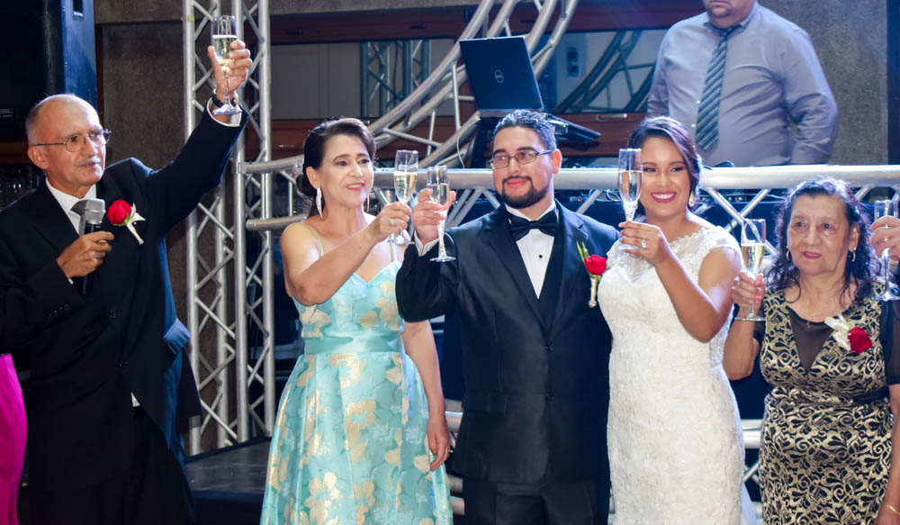 La boda de Evelyn Solórzano y Onassis López