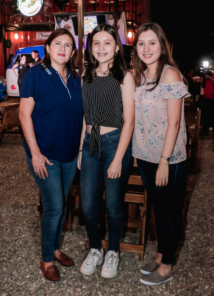 El Estadio Food Trucks Park