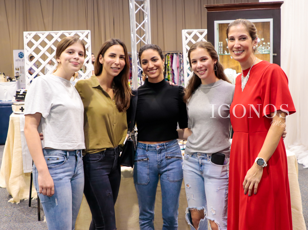 Winter Trunk Show 2019 by Seniors EIS 2020