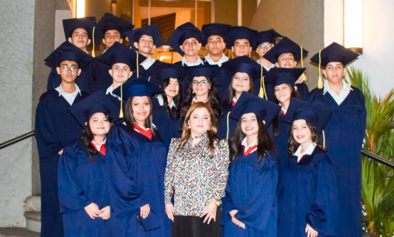 Graduación noveno grado Génesis Bilingual School