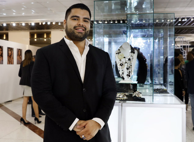 Legados by Rodolfo Lugo