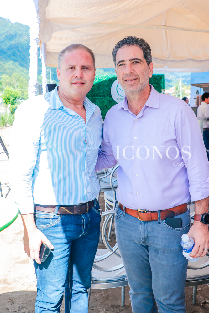 plaza comercial La Foresta