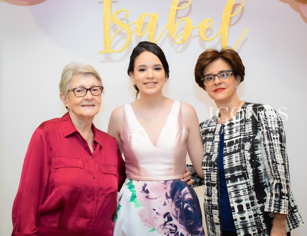 Quince años de Isabel Sierra Paz