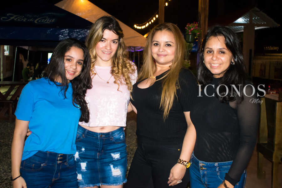 Angie Flores concierto virtual La Placita