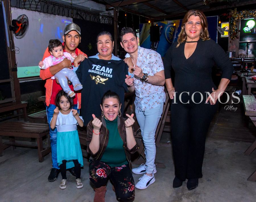 concierto final Angie Flores La Zona