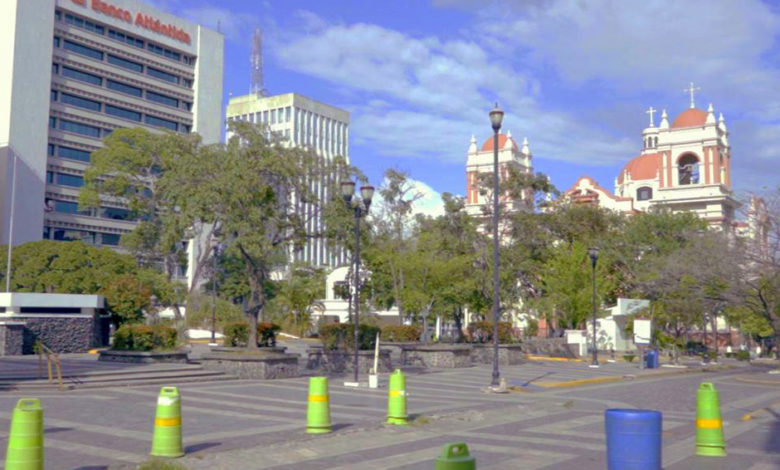 Por tu familia no salgas