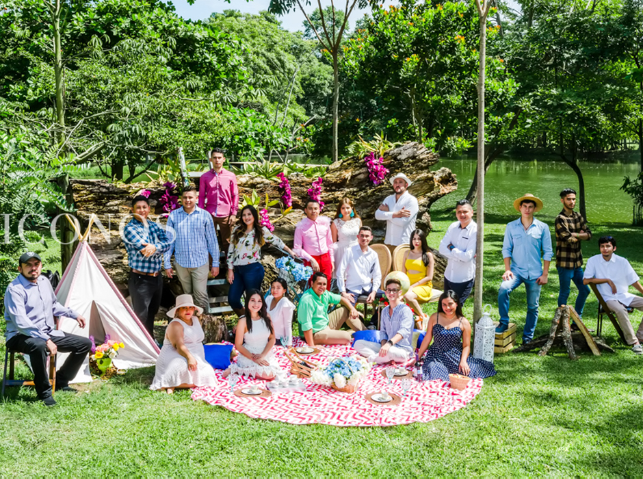 Staff Iconos Mag