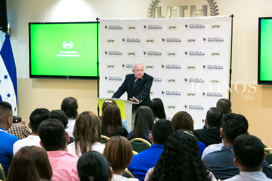 Charla de liderazgo de UTH