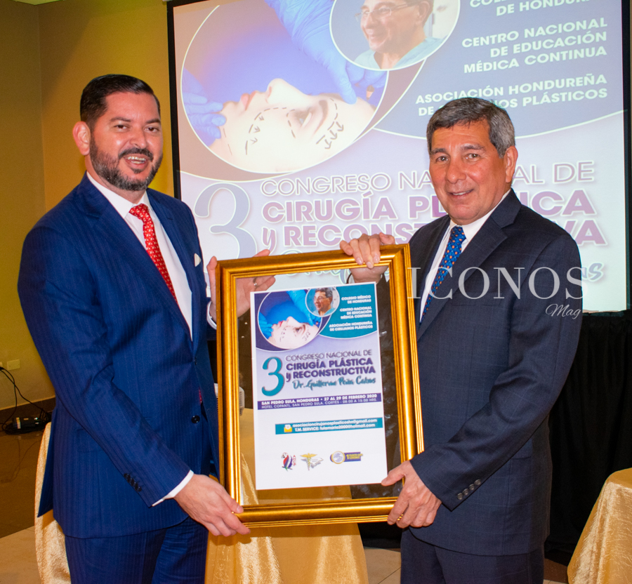 Homenaje al cirujano plástico Guillermo Peña Cabus