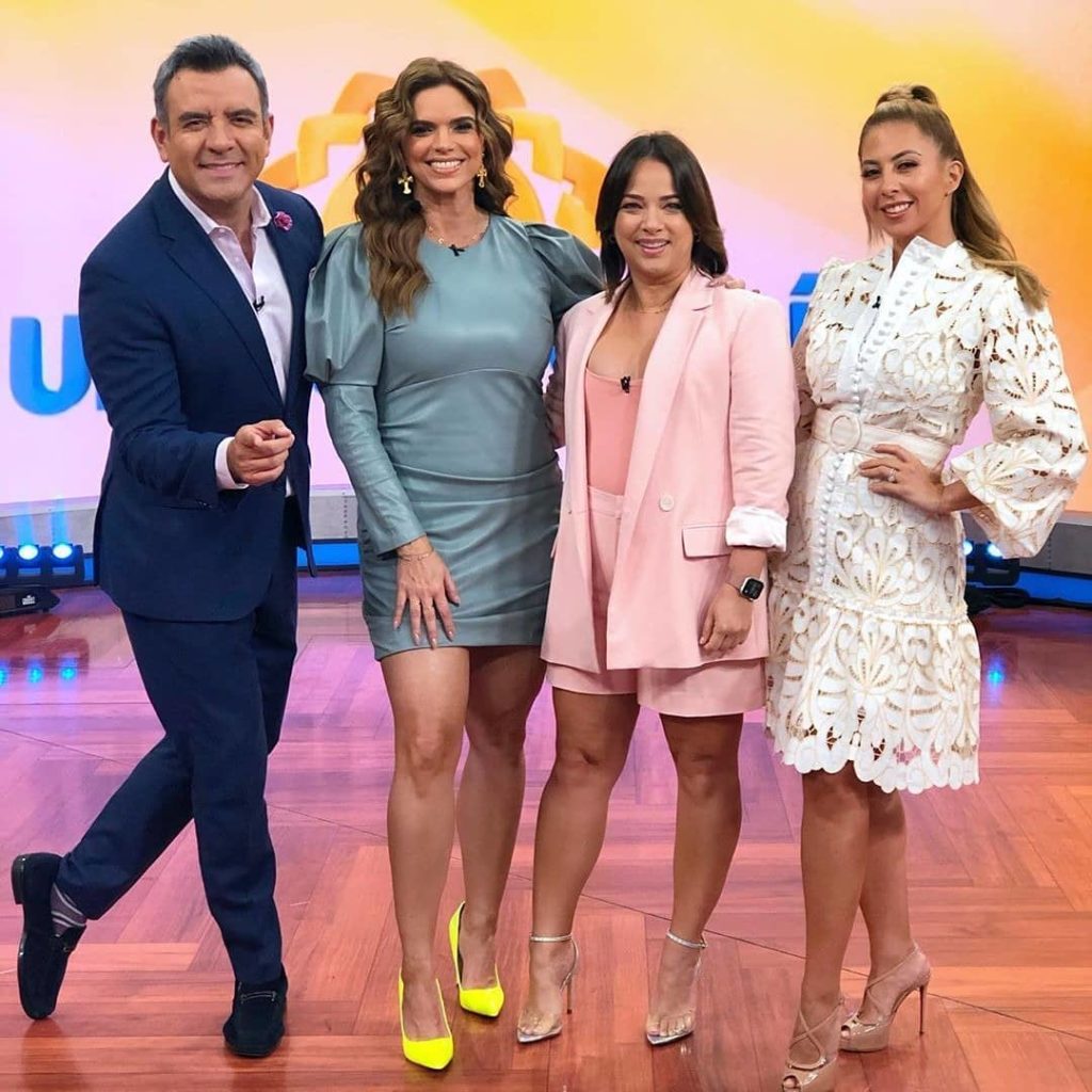 El presentador Héctor Sandarti 