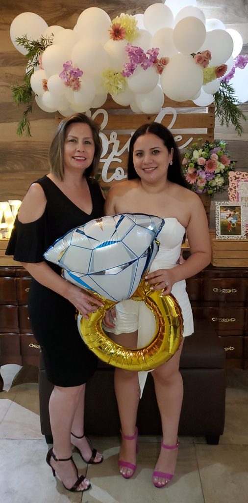 Despedida de soltera para Ana Karina Reyes Alvarado