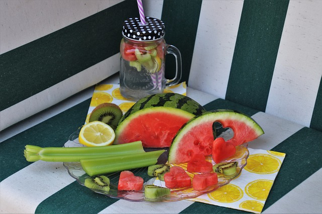 Agua y frutas