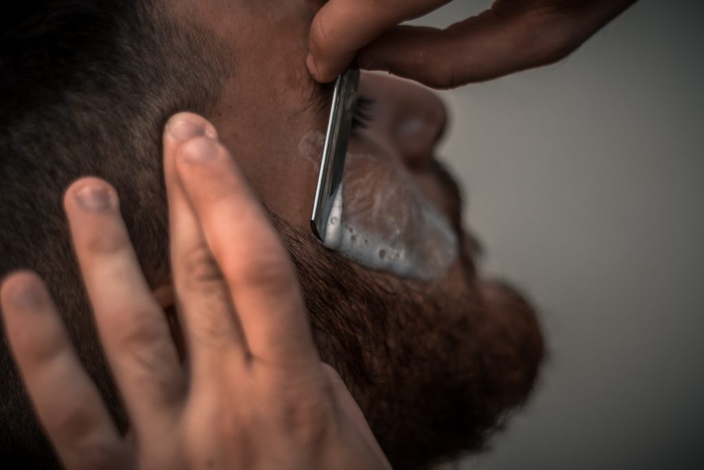 Rasurar la barba