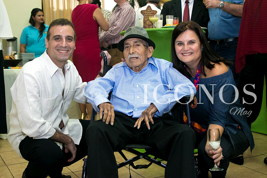 Alfonso Flores