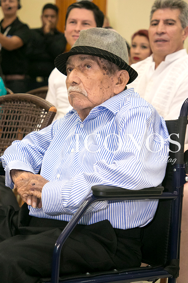 Alfonso Flores