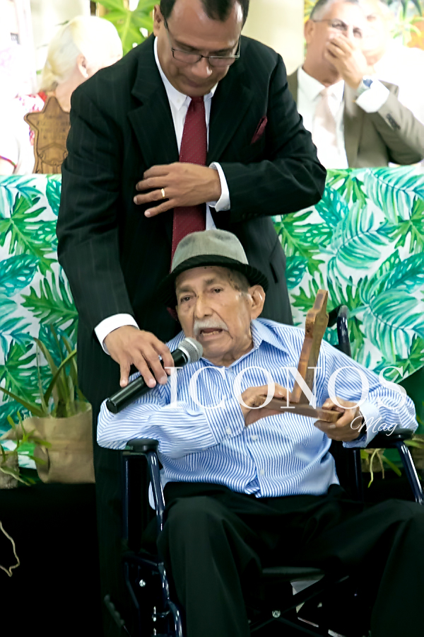 Alfonso Flores