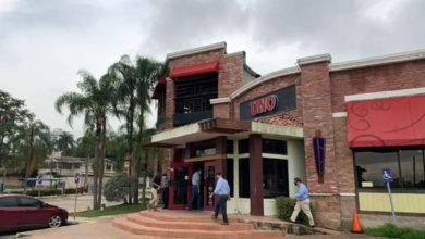 UNO Chicago Grill solidaridad