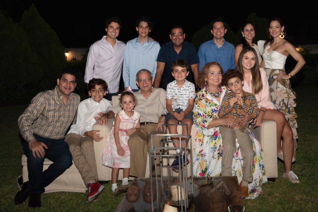 Lourdes Peña de Guillén 